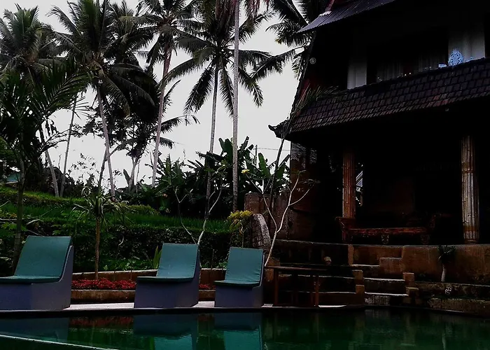 ホリデーパーク Junjungan Pool & 3*