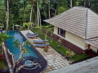 Junjungan Pool & 3*